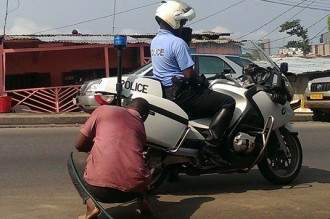 Gabon : Un policier motard trouve la mort dans un accident à  Libreville